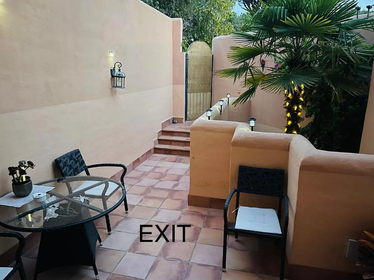 Marbella Deluxe Rooms In Royal Cabopino Townhouse