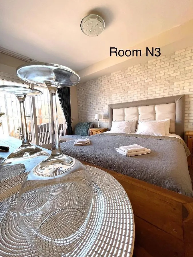 Marbella Deluxe Rooms In Royal Cabopino Townhouse Homestay