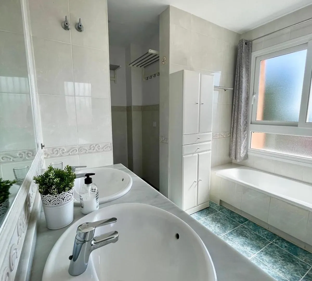Marbella Deluxe Rooms In Royal Cabopino Townhouse Spain