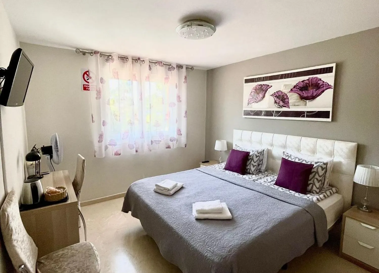Homestay Marbella Deluxe Rooms In Royal Cabopino Townhouse